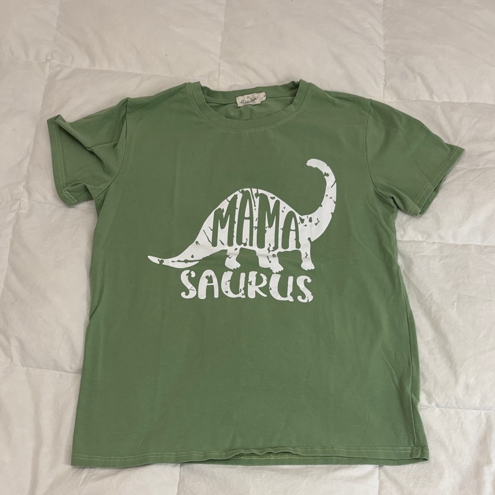 Green Mamasaurus Mom Tee tshirt
